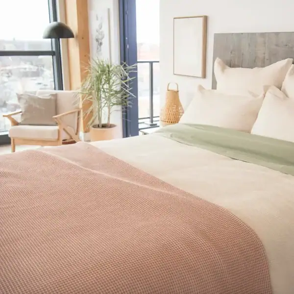 np web pdp bedding waffle adult blanket 02 1