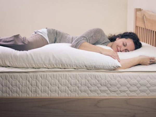 organic body pillow woman 760x480