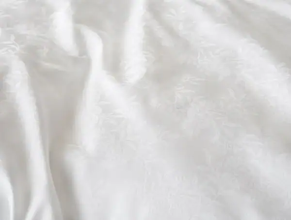 SP25 EEcom HeirloomSateenJaquardDuvet AlpineWhite B 074 96821d1a bd50 4ec3 a480 3045c27bcf9d