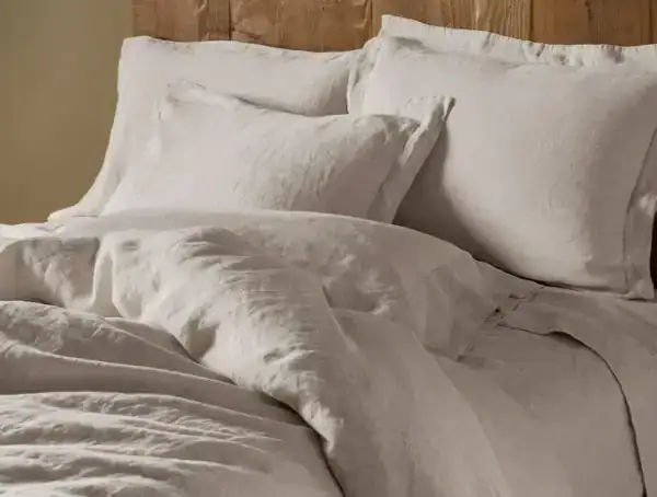 pdp organic relaxed linen duvetcover naturalchambray  bedthreequarterdet f17 10 88ae08ea a04f 4d00 ac6b ff56710ea430