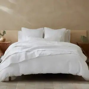 pdp pebbledhandstitched quilt alpinewhite  sp23 1  11600 1 18f5d461 9ce3 4040 9b49 08334fb9d8d3