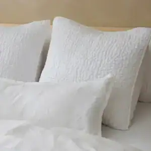 pdp pebbledhandstitched quilt alpinewhite  sp23 details  11664 4a9f480b 6940 454d 8a65 ab6021bd357c