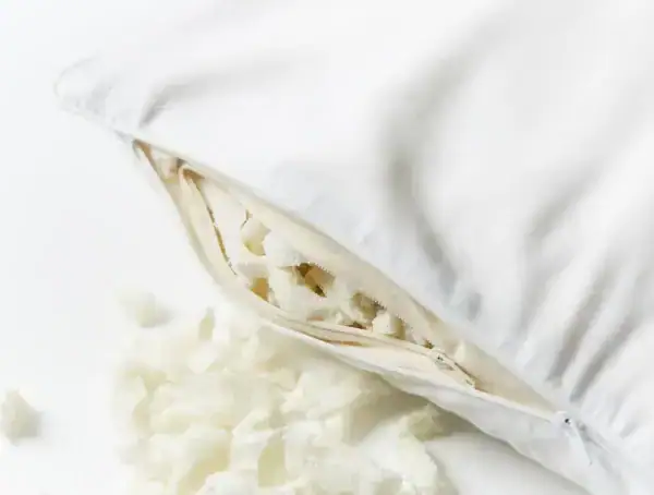 pdp shreddedlateslpillow detail f19 e 30f4ce70 0545 4bde 993c 87d9aac71d0f